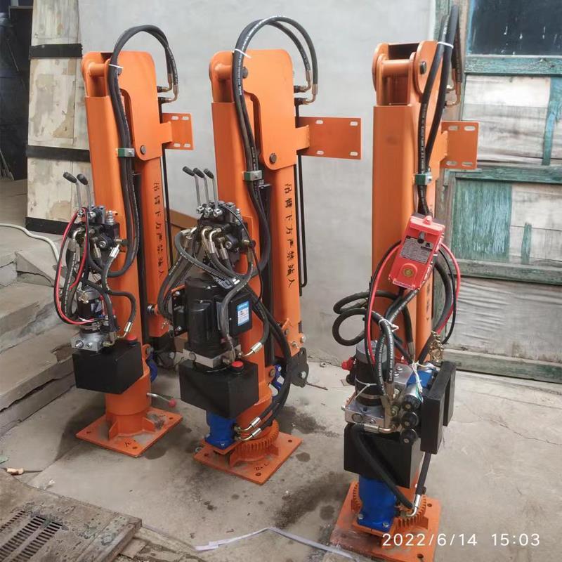 新丰乡重汽蓝牌随车吊 3.2吨 国六动力强 液压驱动 农用自卸起重机